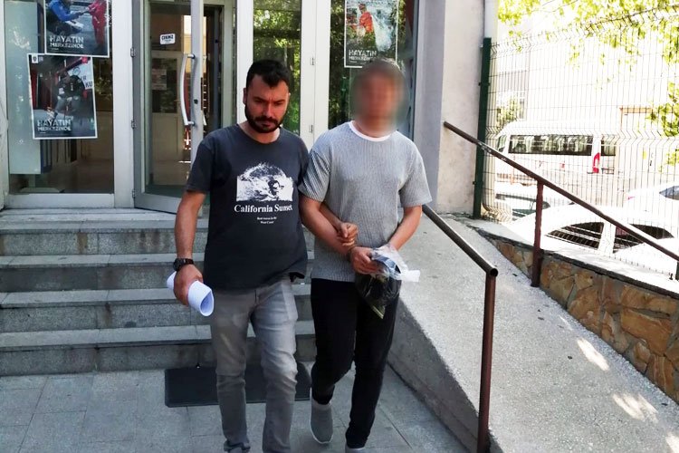 Edirne’de annesini tehdit eden gencin aranma kaydı çıktı, tutuklandı!