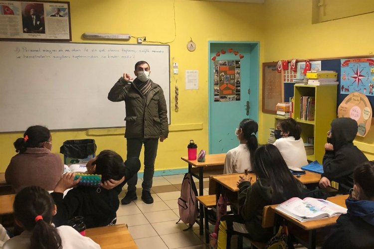 Kocaeli İzmit Belediyesinin geri dönüşüm eğitimleri sürüyor