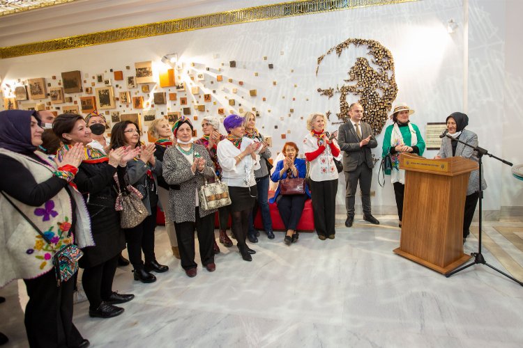 Bursa’da 84 kadın ressam eserlerini sergiledi