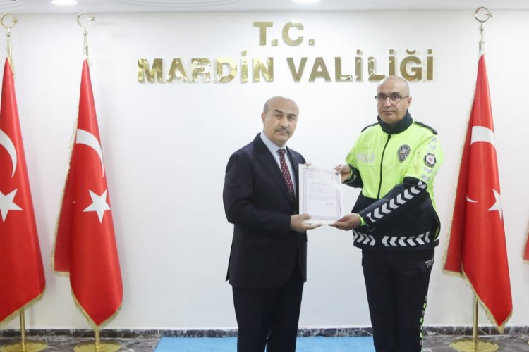 Mardin Valisi Demirtaş, başarılı personeli ödüllendirdi
