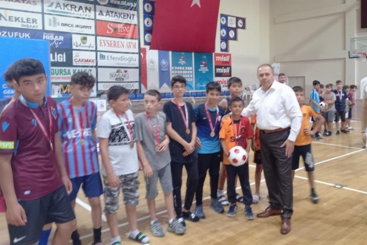 Bursa Gemlik’te Kur’an kursları arasındaki futbol turnuvası sonuçlandı