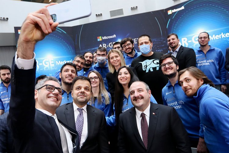 Microsoft Türkiye’de Ar-Ge Merkezi açtı… Bakan Varank: “Yatırım yapın, beraber kazanalım” dedi