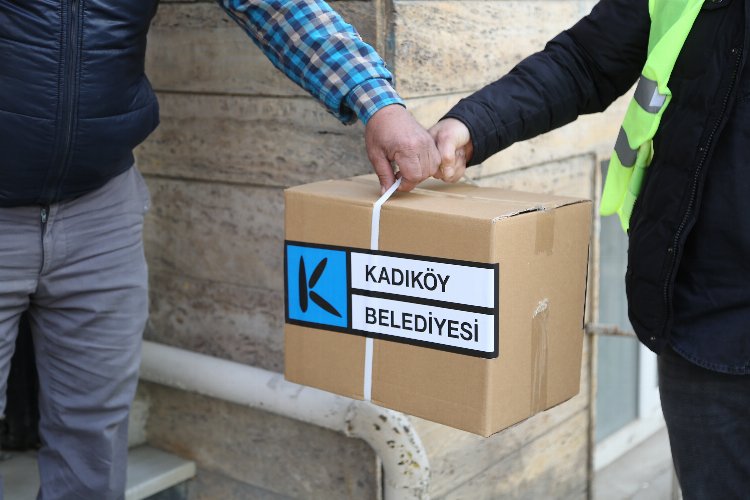Kadıköy Belediyesi’nden 12 bin yardım kolisi her gün 5 bin 500 kişiye iftar