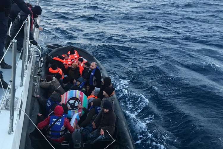 Muğla Marmaris’te 25 düzensiz göçmen yakalandı