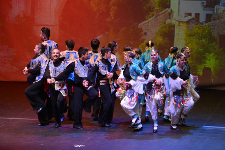 Anadolu’nun renkli dansları Muğla’da