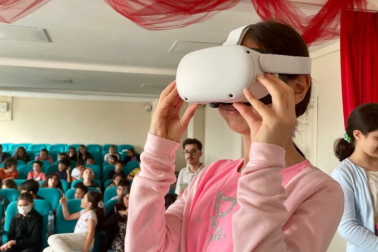 İstanbul Ataşehir’de çocuklar yeni nesiil teknolojileri deneyimliyor